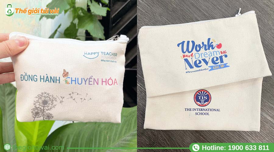 Ví canvas in slogan thương hiệu nổi bật ở mặt trước