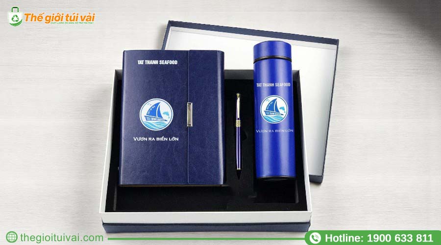 Sổ tay, bút ký cao cấp khắc tên, bình giữ nhiệt in logo doanh nghiệp