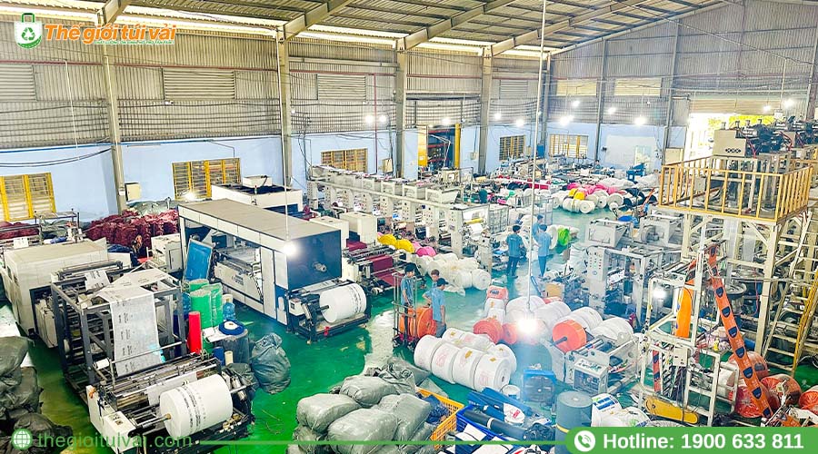 Quy mô nhà máy rộng lớn, máy móc công nghệ hiện đại